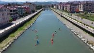 Ordu’nun dereleri yelken ve kano parkuru oldu ORDU – Ordu’da kurumasını önlemek amacıyla ıslah edilen dere ve ırmaklar yelken ve kanolarla renkleniyor. Ordu’nun Altınordu ilçe merkezinden geçerek Karadeniz’e dökülen Civil Irmağı’nda Ordu Büyükşehir Belediyesi ve Devlet Su İşleri 75. Şube […]