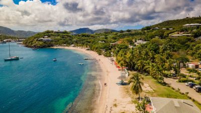 A 59-year-old American tourist has died following a scuba diving