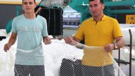 Antalya’da bir fabrikada Akdeniz ve Ege’de balıkçıların ağlarına zarar veren balon balığının popülasyonunu kontrol altına almak için dayanıklı naylon ipliklerden ağ örülüyor. Üretici gırgır teknelerine destek verilmesi durumunda üretilen ağlar ile milyonlarca balon balığının aynı anda yakalanabileceğini belirtti. Kızıldeniz’den gelerek […]