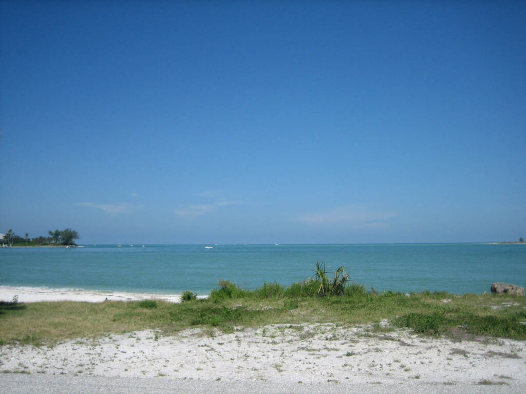 Two divers from Arcadia, Florida, were rescued after spending several