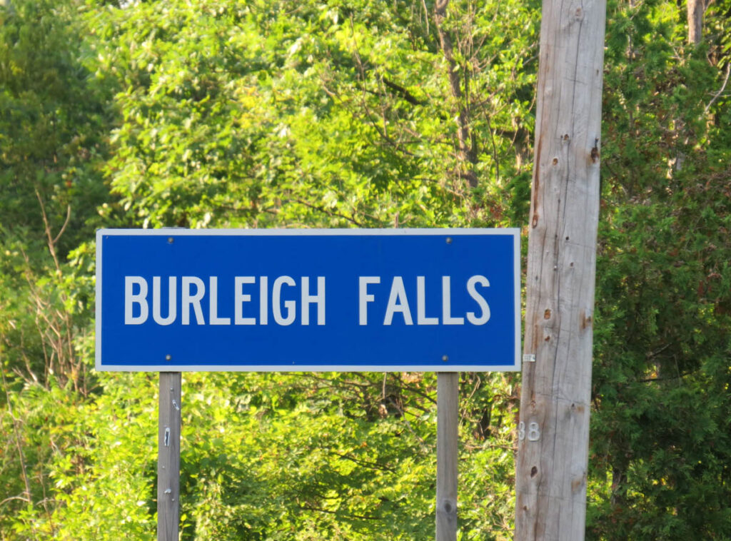 Ontario’daki Burleigh Şelaleleri’nde uzun zamandır kullanılan bir dalış erişim noktası,