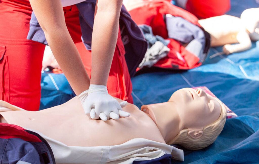 Why CPR is a Must-Have Skill for Every Scuba Diver You’ve got your certification, your gear is packed, and you’re