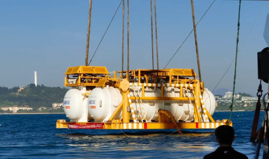 Çin, dünyanın ilk açık deniz rüzgar enerjili su altı veri