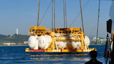 Çin, dünyanın ilk açık deniz rüzgar enerjili su altı veri