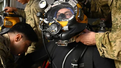 Gemide bulunan Birinci Sınıf Dalgıç özel ihtisaslı personeli, kamuoyuna yansıyan