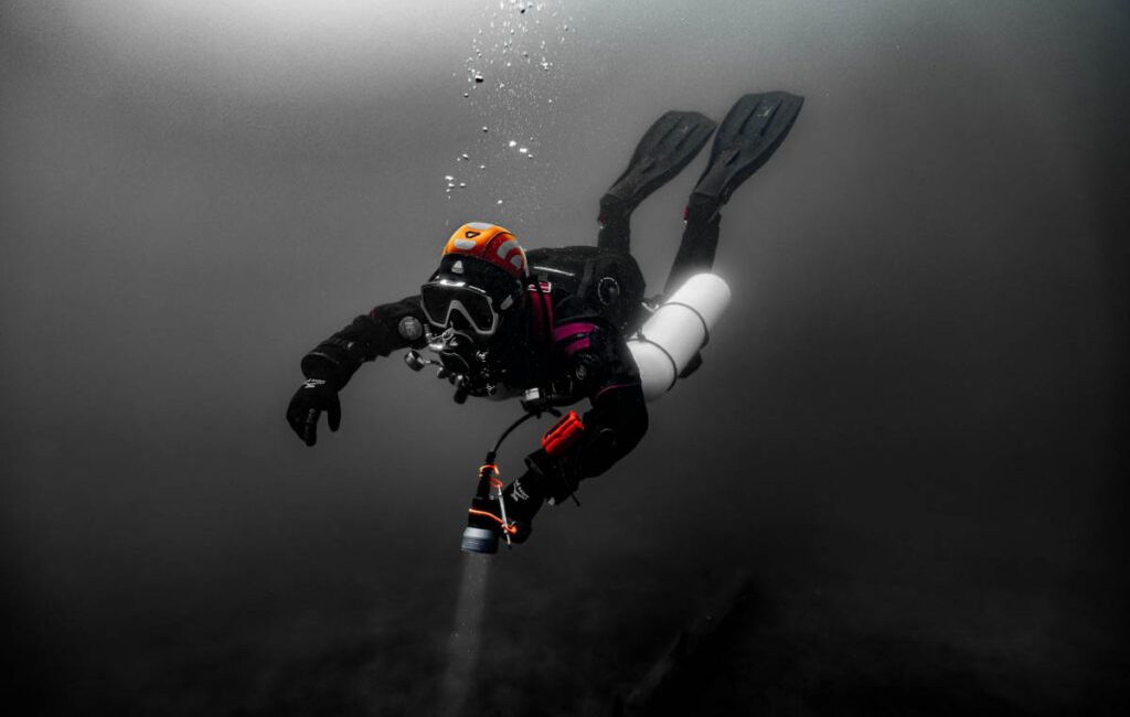 A Quiet Path in a Shared Sport Diving alone has