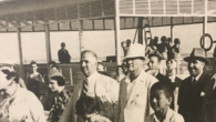Atatürk, Florya’da kaldığı sırada çevrede yürüyüş yaparken ağaç altında dinlenen bir ihtiyara rastladım. Adam hürmetle ayağa kalktı ve Atatürk’ü selamladı. Atatürk sordu: – Beni tanır mısın? – Tanımaz olur muyum? Evinde resmin bile var. Atatürk memnun olmuştu. Konuşmaya başladılar. İhtiyar: […]