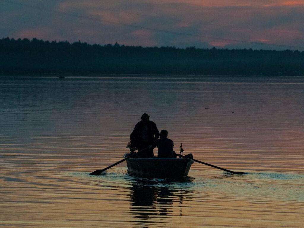 Why Some Bowfishing Rigs Perform Better at Night Serious bowfishers know that daylight success does not always translate