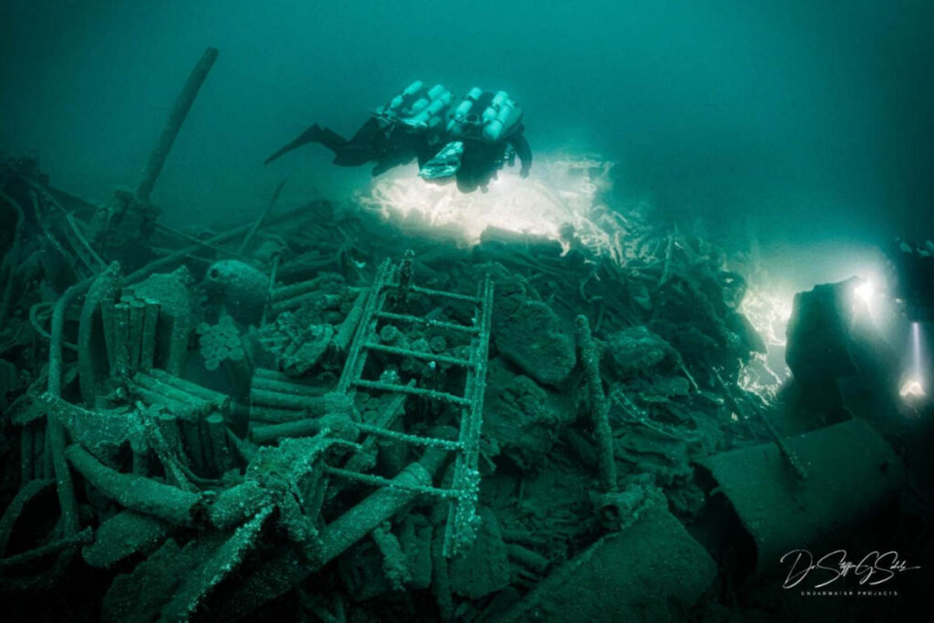 Teknik dalgıçlar, 1908'den beri süregelen bir denizcilik gizemini çözerek, HMS