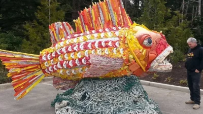 Uzaktan bakıldığında, Balık Henry küçük bir sahil kasabasında bulabileceğiniz tipik,