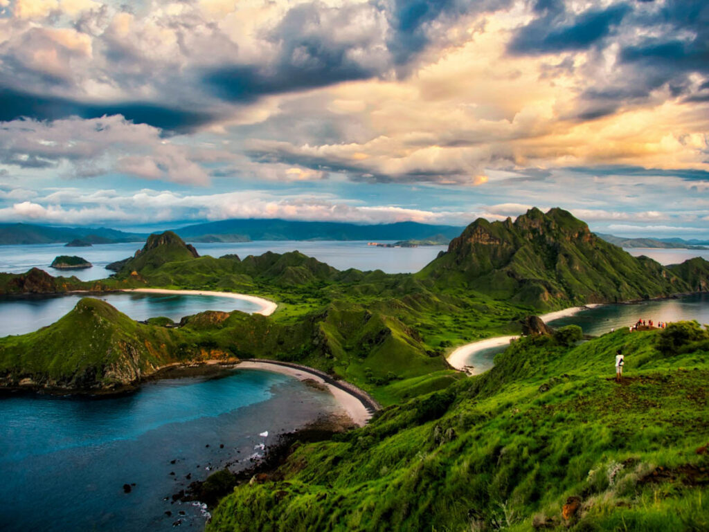For travelers planning a stay in eastern Indonesia, Komodo National