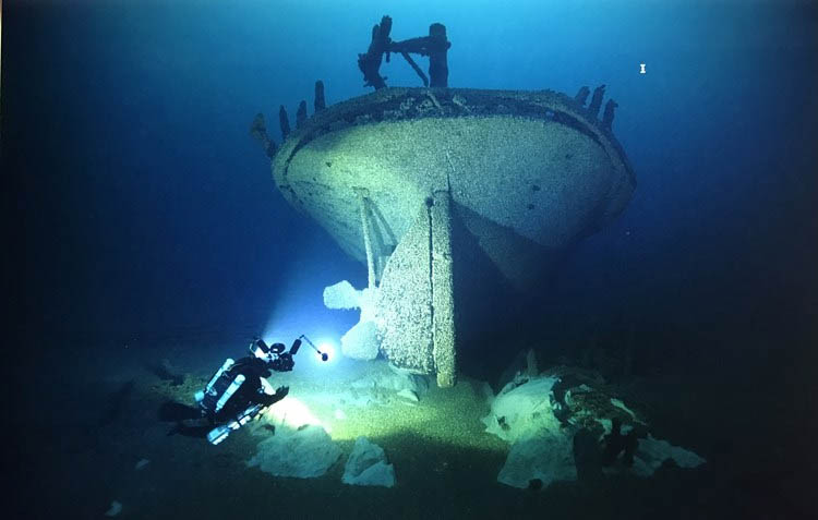 Pioneer Wreckhunter Finds Lake Michigan Passenger Steamer Lost for 150 Years Steamer Lac La Belle lost in 1872 Pioneer Illinois Shipwreck
