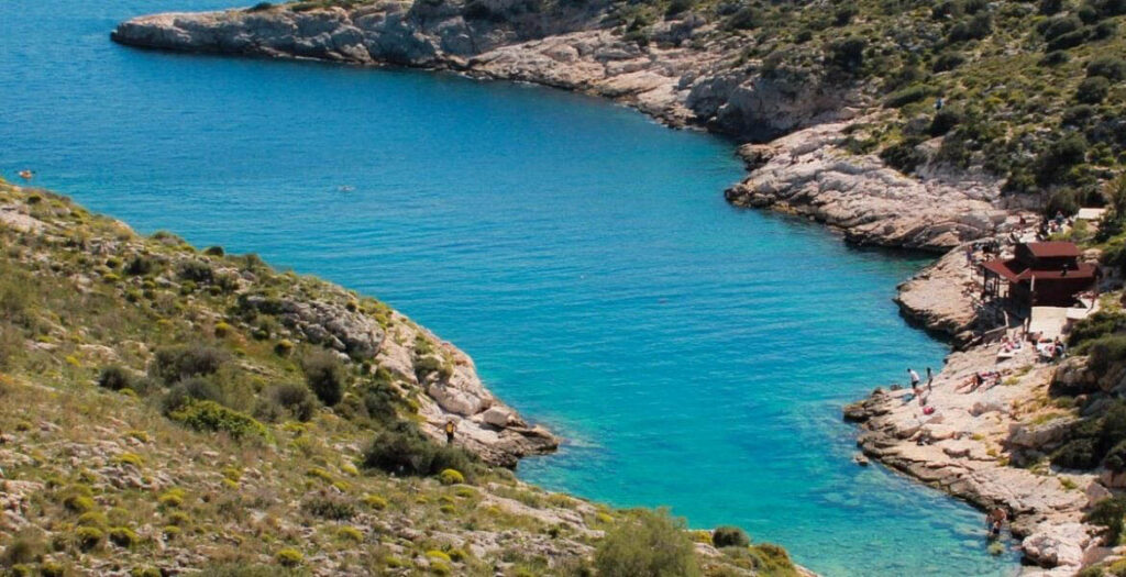 Body of Missing Diver Recovered from Greece’s “Devil’s Well” After Days-Long Search The body of a diver who went missing in the