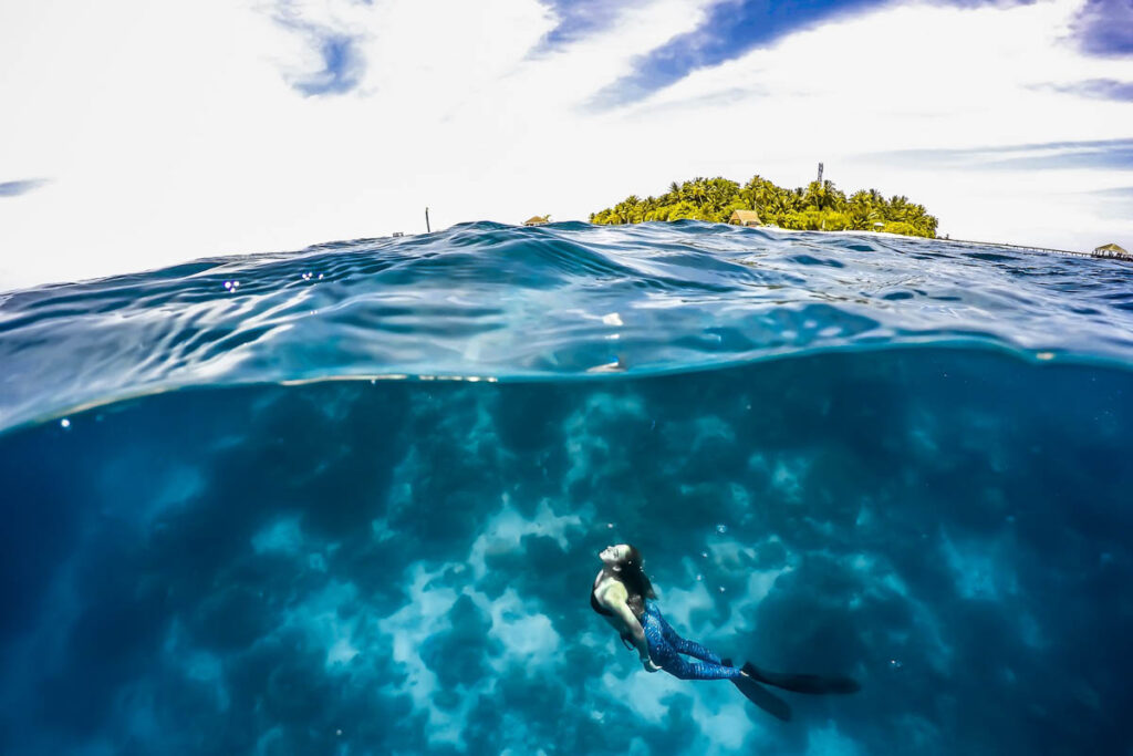 The Forgotten Freedivers Who Changed History Breath-hold diving is older than writing. Before metal, before maps,