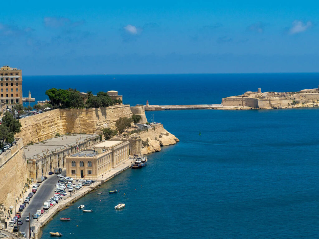 A British diver has died during a scuba diving incident