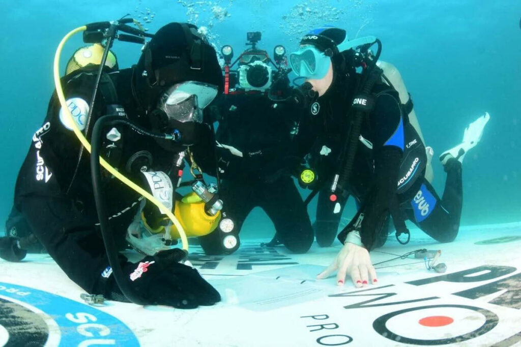 36 Hours Underwater in Cold Water, How Did This Diver Survive? Spending a few minutes in cold water is uncomfortable. Spending