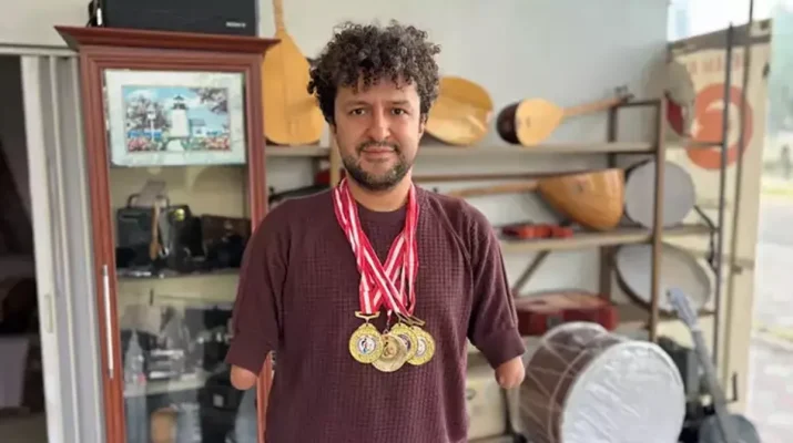 Doğuştan bedensel engelli olan milli yüzücü Hamit Demir (33), yüzme