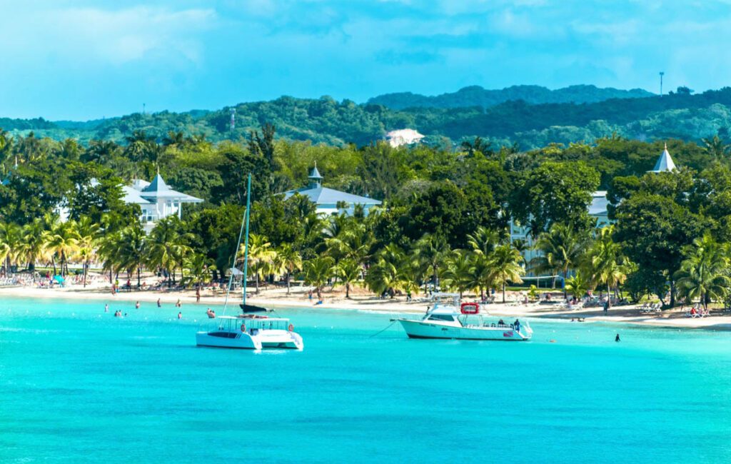 Jamaica Reopens Fully for Winter Travel Following Rapid Post-Hurricane Recovery Jamaica has officially reopened to international tourists ahead of the