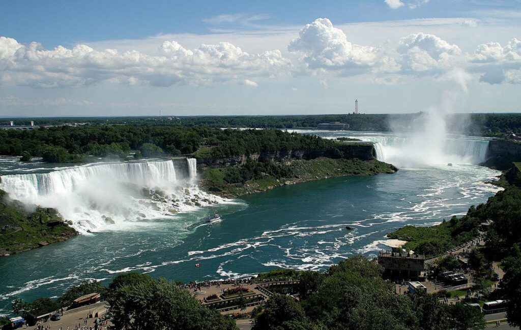 People That Have Attempted Stunts Over Niagara Falls Over the past century, many individuals have gone over Niagara