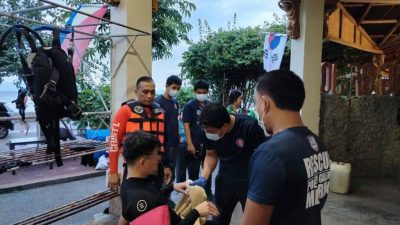 Three South Korean divers have been rescued after drifting away