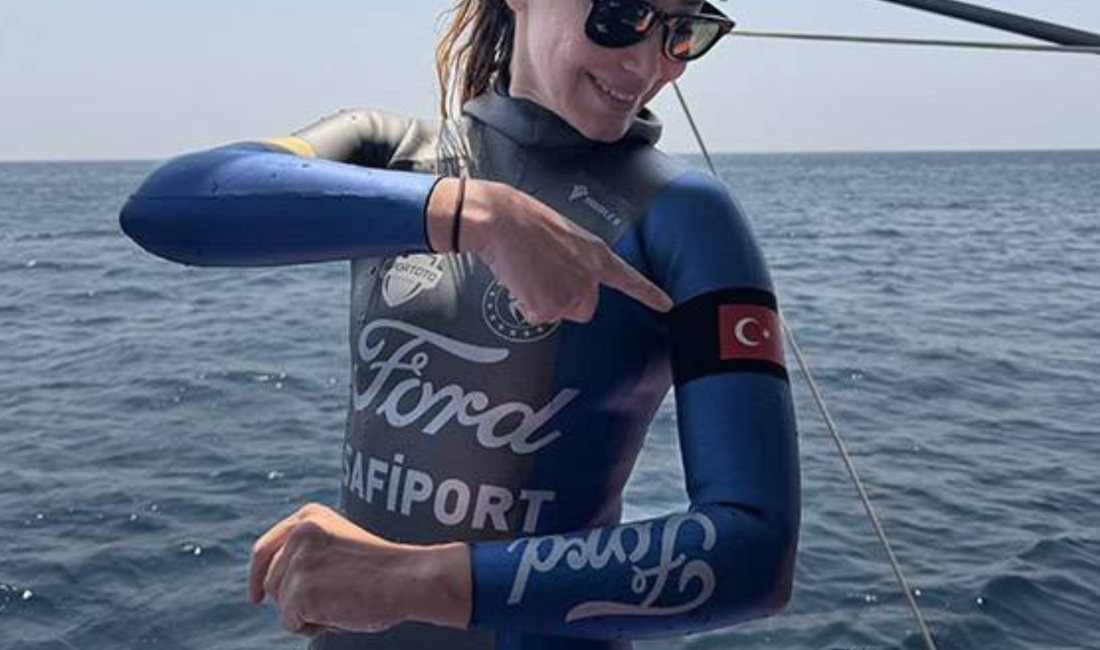 Dünya rekortmeni milli sporcumuz Şahika Ercümen, Filipinler’in kristal sularında adeta