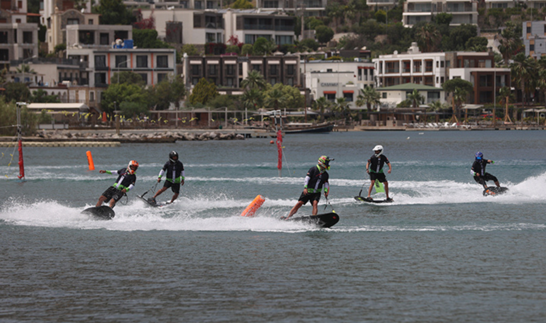 Türkiye motosurf ve su jeti şampiyonası başladı! Türkiye Motosiklet Federasyonu tarafından düzenlenen Türkiye Su Jeti, Flyboard ve