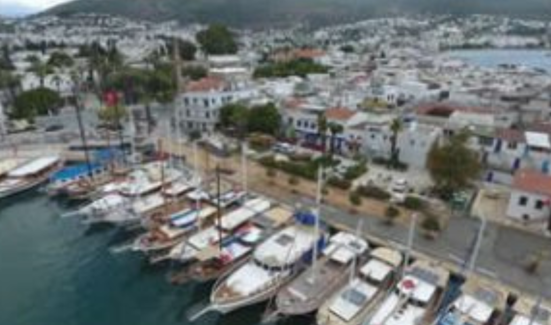 Bodrum Yolcu Limanı’nda, Bodrum tekne yanaşma yeri ve feribot iskelesi