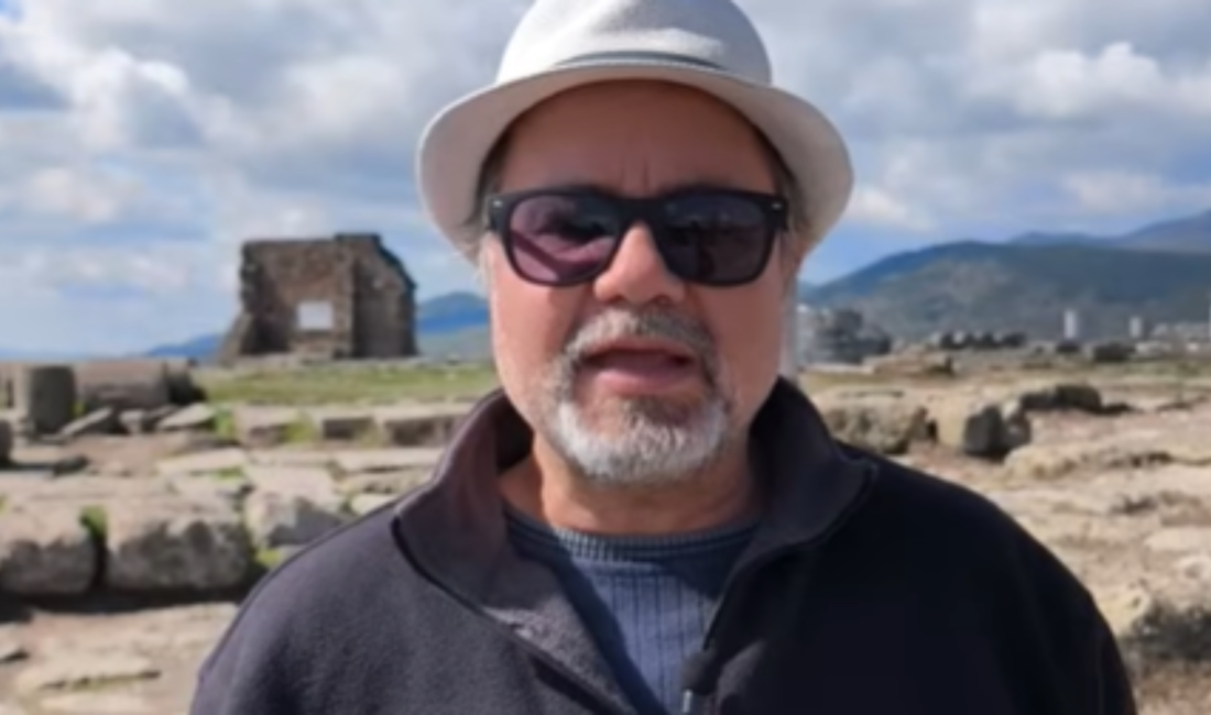 Halil Öncü İle Antik Rotalar – Pergamon Antik Kenti Antik Rotalar, bu kez tarihin ve aklın gökyüzüne uzandığı zirveye,