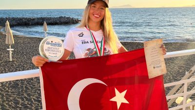 Açık deniz yüzmesinde Türkiye'nin gururu olan İzmirli ultramaraton sporcusu Eda