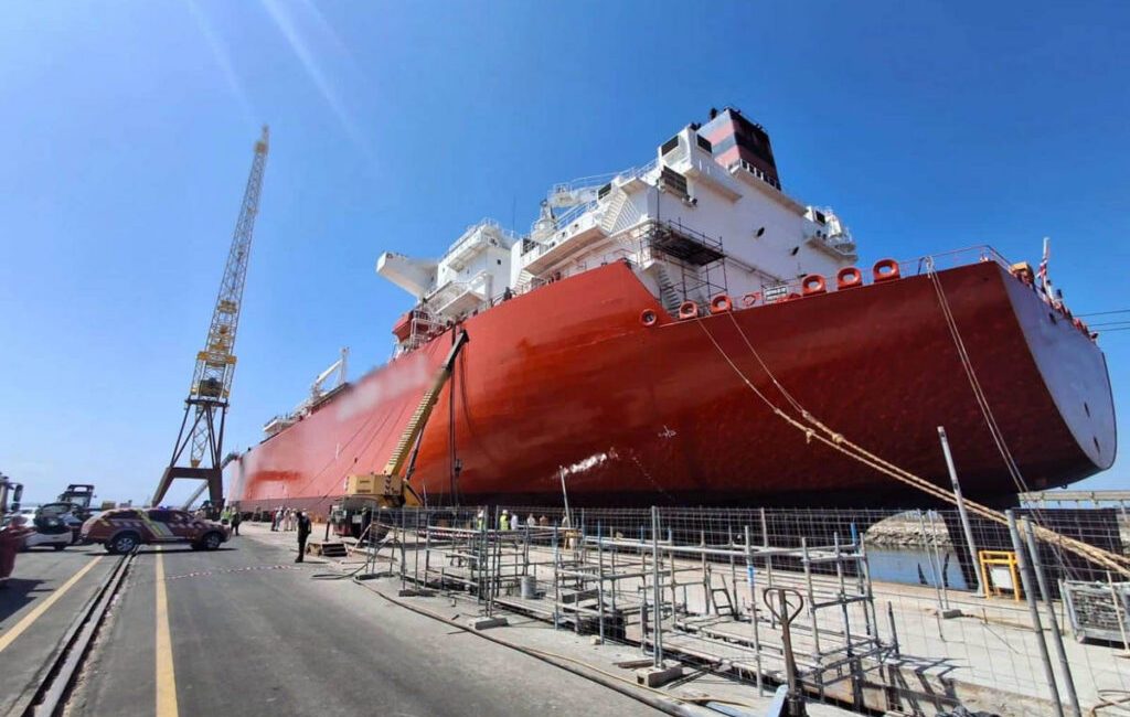 A 28-year-old commercial diver has died after disappearing while carrying