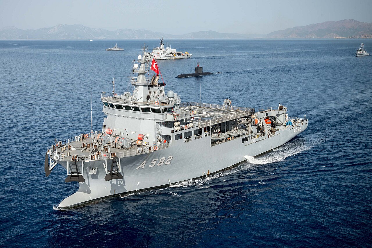 KKTC’de Girne’den Taşucu’na 270 yolcu taşırken önce alabora olan sonra
