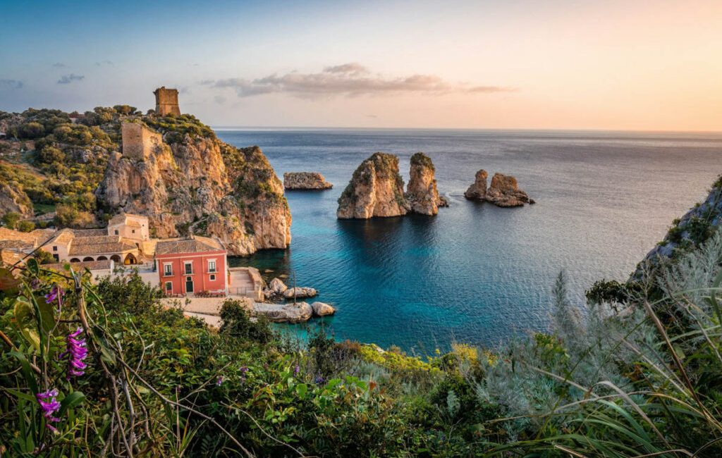 Scuba Diving in Italy: A Journey Beneath the Boot of the Mediterranean When you imagine Italy, your mind might drift to piazzas,