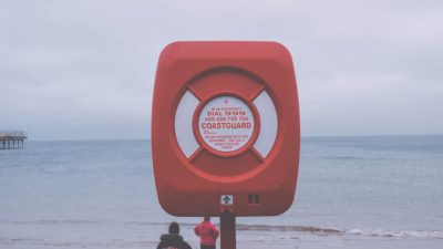 Two divers have been rescued and taken to hospital following