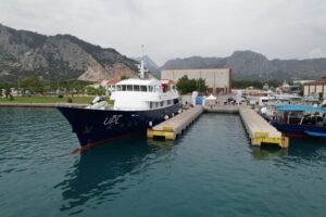 Antalya’da yapımı tamamlanan dünyanın en büyük arkeoloji gemilerinden biri olduğu