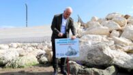 Mersin’in Akdeniz ilçesinde ‘Akdeniz Foklarını Koruma Projesi’ kapsamında sahile uyarı tabelaları yerleştirildi. Akdeniz Belediyesi’nin açıklamasına göre, Tarım ve Orman Bakanlığı ile Mersin Üniversitesi Su Ürünleri Fakültesi işbirliğinde, nesli tükenme tehlikesi altında olan Akdeniz fokları koruma altına alındı. Bu çerçevede hazırlanan […]