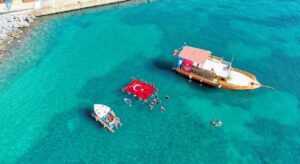 Alanya Belediyesi tarafından denizlerin temizliğine dikkat çekmek amacıyla 2016 yılından