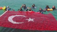Atatürk’ü Anma Gençlik ve Spor Bayramı, Türkiye genelinde olduğu gibi Silifke’nin Atakent Mahallesi’nde de coşkuyla kutlandı. Mersin Dalış Merkezi Spor Kulübü ve Silifke Belediyesinin ortaklaşa düzenlediği ‘Temiz Nefes Projesi’ ile kıyı ve su altı temizliği etkinliği de yapıldı. Kulüp Başkanı […]