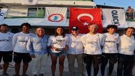 Heybeliada Su Sporları Kulübü’nde gerçekleştirilen Sportsboat Trofesi 4. ayak HSSK/Quick Sigorta Kupası Yarışları’nda Quick Sigorta sponsorluğundaki HSSK Yelken Takımı birinci olarak kupanın sahibi oldu. 1 Ağustos’ta gerçekleşen Sportsboat Trofesi 4. ayak HSSK/Quick Sigorta Kupası Yarışları otuzdan fazla tekne katıldı. Yarışmayı […]