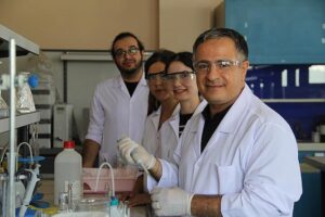 Dokuz Eylül Üniversitesi Fen Fakültesi Kimya Bölümü araştırmacıları Prof. Dr.