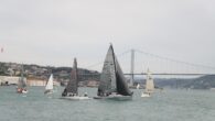 Bahçeşehir Üniversitesi (BAU) ev sahipliğinde düzenlenen “BAU Bosphorus Sailing Cup”, 40’ı aşkın yelkenlinin katılımı ile start aldı. Yılın ilk boğaz yarışında kıyasıya yarışan yelkenliler boğazda görsel şölen oluşturdu. Türkiye’nin en zorlu yelken yarış parkurlarından olan, kuzeyden gelen güçlü akıntılarıyla ünlü […]