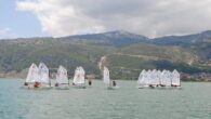 Mavi Göl Optimist Yelken Yarışları Isparta’nın Eğirdir ilçesinde start aldı. Isparta il Gençlik ve Spor Müdürlüğü ve Eğirdir İlçe Gençlik ve Spor Müdürlüğünün ev sahipliğinde düzenlenen Mavi Göl Optimist Yelken Yarışlarına 7 kulüp, 7-15 yaş arası 94 sporcu katılırken 20 […]