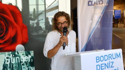 Ankara’da doğan ve eğitimini burada tamamlayan Saner Gülsöken, fotoğrafçılıkla ilkokul