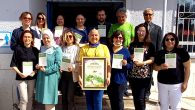 Davutlarda “Bu okulun öğrencileri TEMA gönüllüsüdür ” okul görseli alan birinci okul Kazım Dirik İlkokulu 11 sınıf ile gönüllümüz oldu. Anasınıfi,1.,2.,3.,4. Sınıflar ayrı ayrı hazırladıkları şarkılar şiirler güzel sözlerle mest ettiler. Tören sonunda hep bir ağızdan Yavru TEMA andını coşkuyla […]
