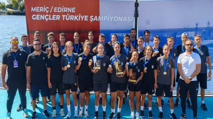 Beşiktaş Kürek’ten 29 madalya ve 3 kupa Beşiktaş Denizcilik ve İLKFER Grup’un sponsoru olduğu Beşiktaş Kürek‘inde aralarında