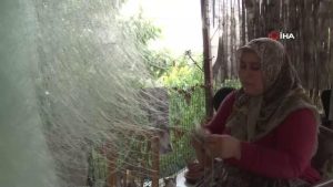 Bu kadınlar dantel yerine balık ağı örüyor Beydillili kadınlar balık