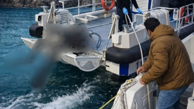 Kocaeli’nin Başiskele ilçesi açıklarında akşam saatlerinde yaşanan olayda sahil güvenlik