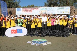 Dünyayı tehdit eden en büyük çevre sorunlarından biri olan plastik