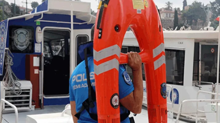 Antalya Emniyet Müdürlüğü Deniz Liman Şube Müdürlüğü’nde görevli deniz polisleri,