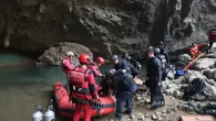 The rescue team prepares to search for the missing divers (Photo: Guangxi provincial department of public security/Handout via Xinhua news agency) Two cave diving scientists have been rescued after becoming trapped in a cave system at the source of the […]