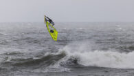 Day 3: Browne Clinches Second Wave World Title, Köster Wins Single | Offringa & Bosson Place One-hand on World Titles with Respective Victories The third day of the Mercedes-Benz Windsurf World Cup Sylt turned into an absolute classic with about […]